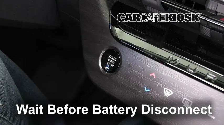 2025 Nissan Murano Platinum 2.0L 4 Cyl. Turbo Battery Replace